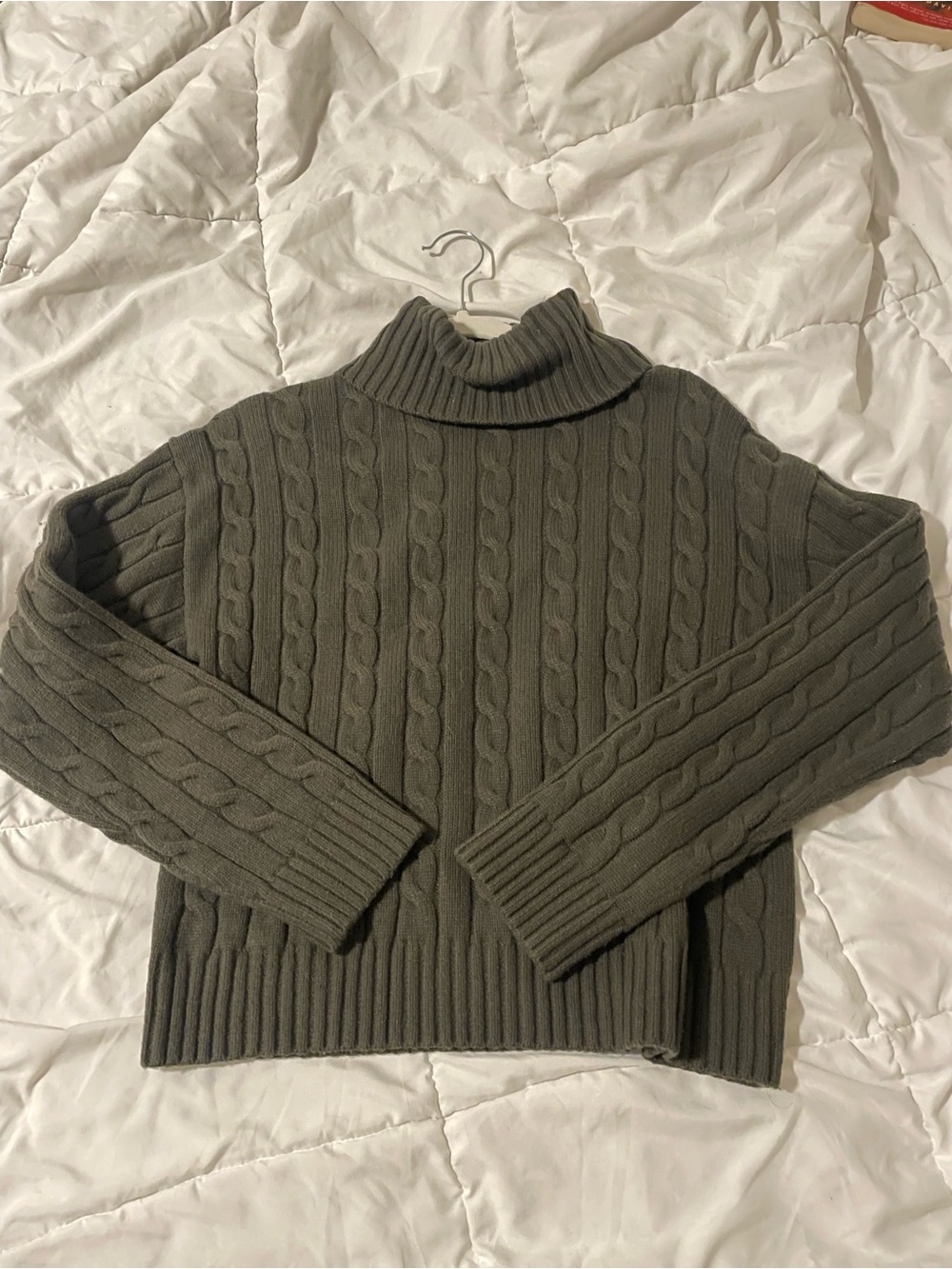 Wool Cable-Knit Turtleneck Sweater - Olive Green